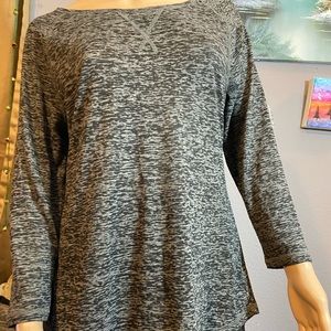 Old navy women’s Active wear long sleeve shirt